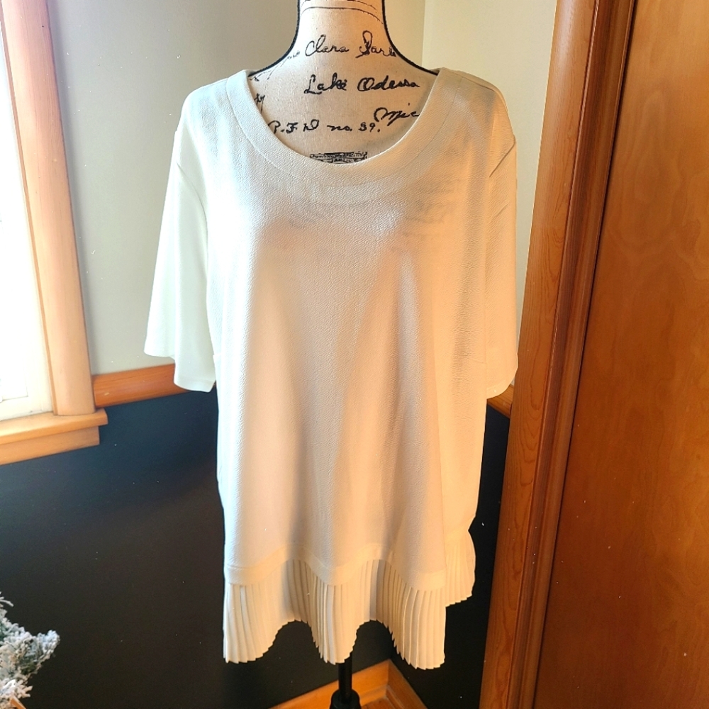 The Limited White Plus Size Top NWT